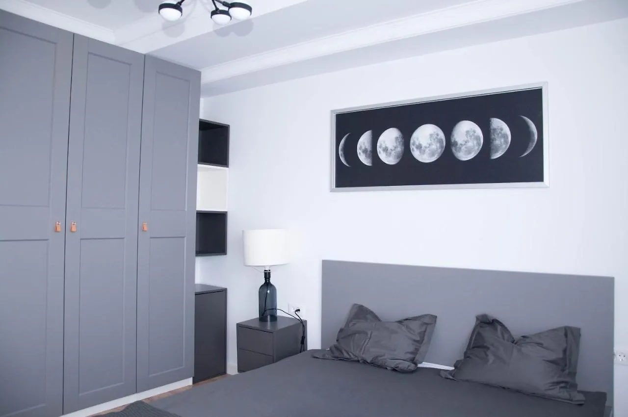 アパート 5 Rooms Penthouse No 25 Free Parking ブカレスト