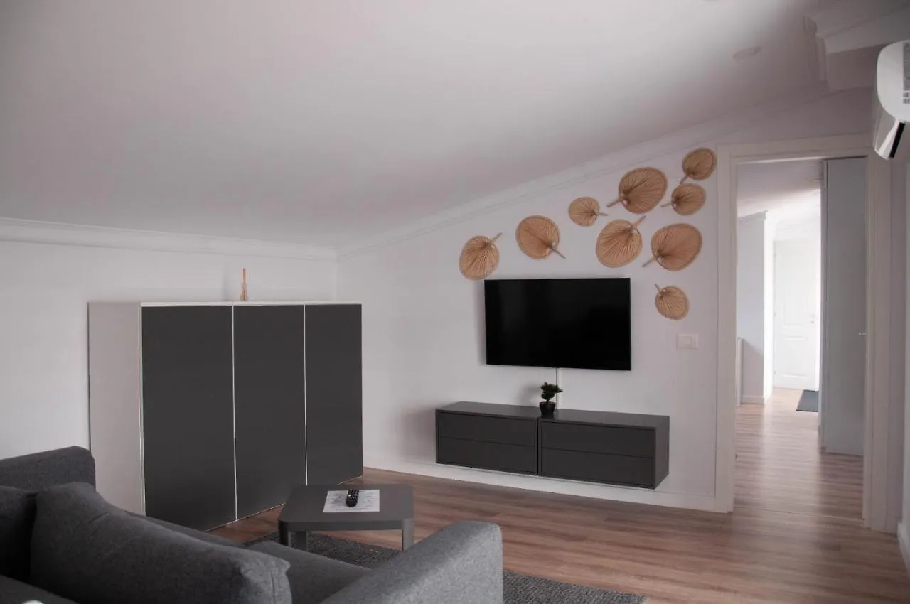 5 Rooms Penthouse No 25 Free Parking location